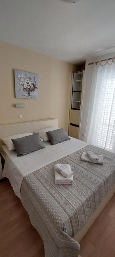 Pahljina Apartments Palit Exteriör bild